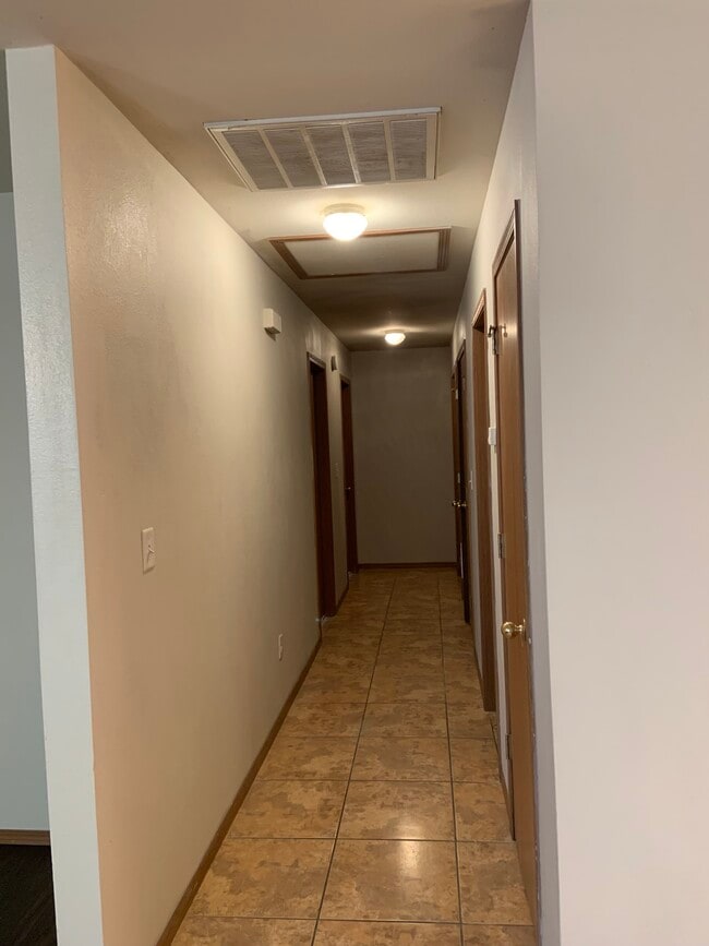 309 E Marietta Ct, Rogers, AR 72758 - photo 4