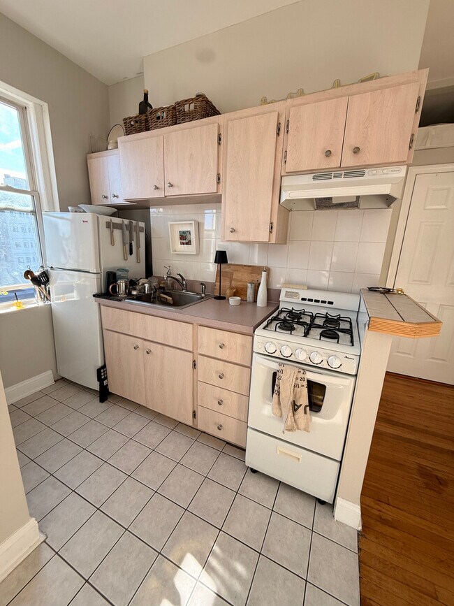 1189 Commonwealth Ave unit 19D, Boston, MA 02134 - photo 4