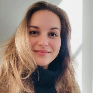 Julie Avellino