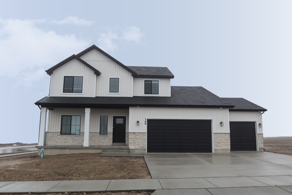 189 W 730 N, Smithfield, UT 84335 - photo 1