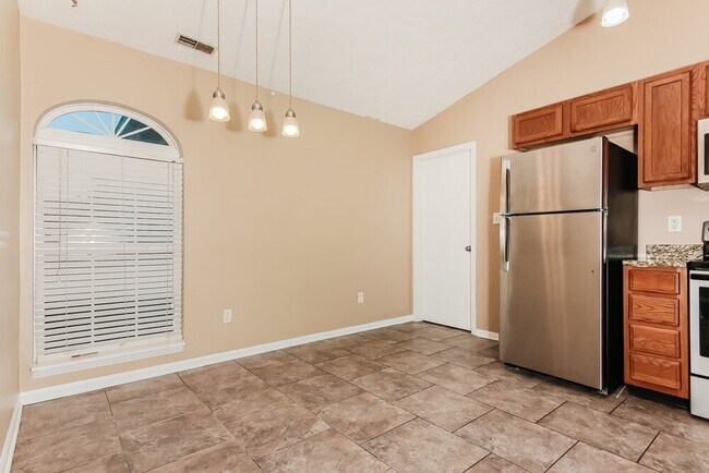 2628 Lullwater Ln, Indianapolis, IN 46229 - photo 6