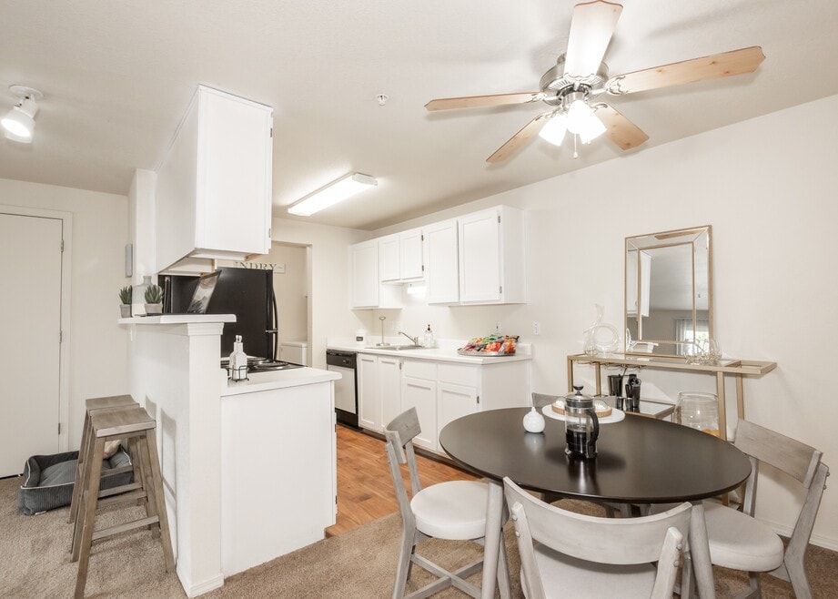 Valley River Court, Eugene, OR 97401 - photo 1