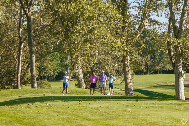 Pepper Pike has several golf courses, including Beechmont Country Club, an 18-hole course.