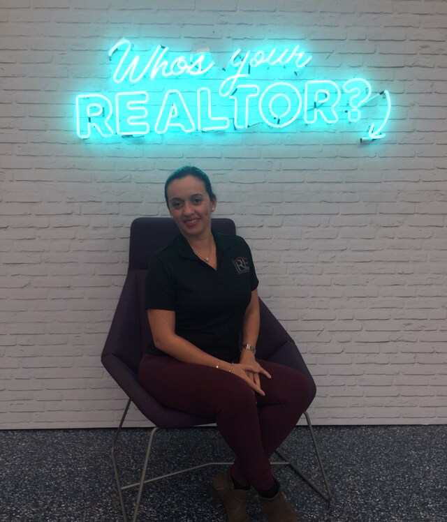 Agent Photo
