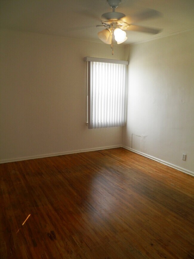 1269 S Ridgeley Dr unit 3, Los Angeles, CA 90019 - photo 6