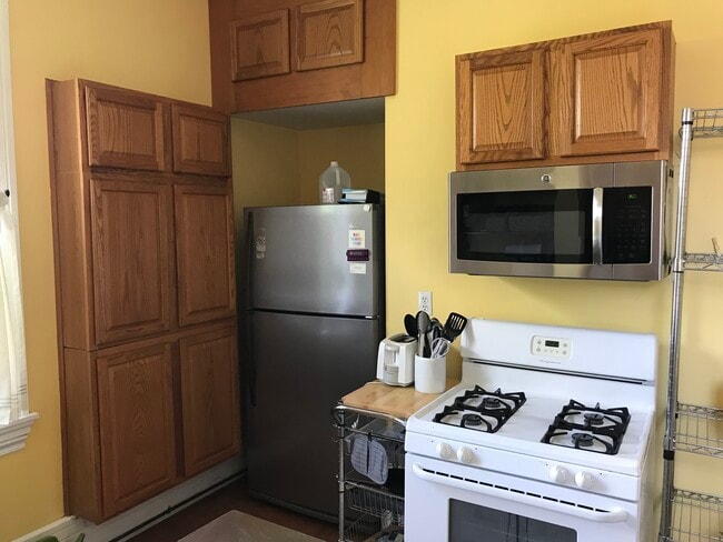 3284 Dawson St unit Apartment 2, Pittsburgh, PA 15213 - photo 6