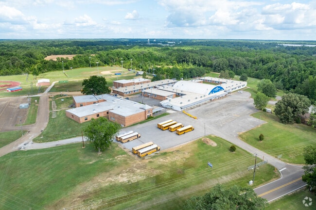 There is ample parking at Byhalia Elementary.