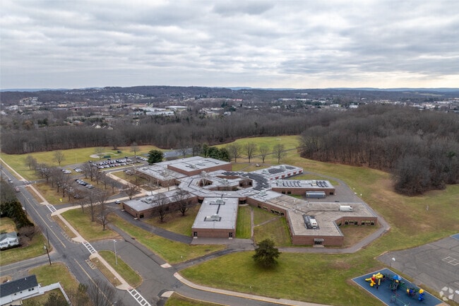 John Wallace Middle School is a public school located in Newington, CT.