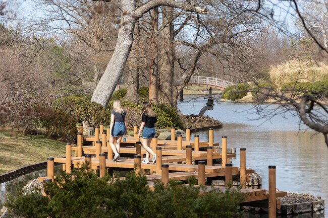 - [ ] Explore 79 acres of botanical beauty south of Glen Echo Park in St Louis, MO.