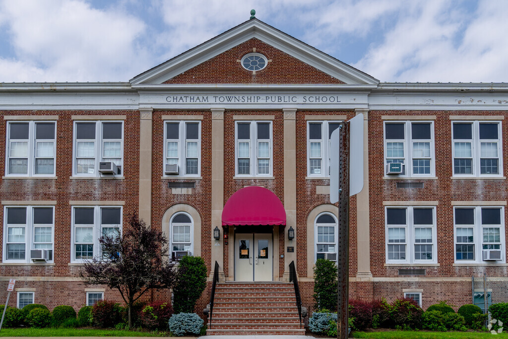 Southern Boulevard School entrance in Chatham.