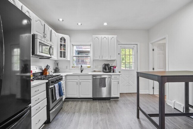 140 D St unit 2, Boston, MA 02127 - photo 2