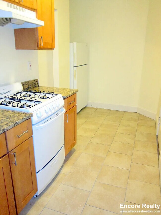 155 Summer St Unit 3F, Somerville, MA 02143