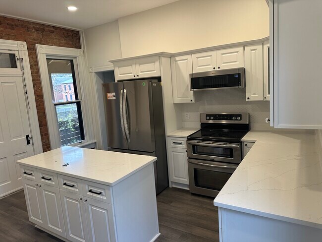 81 Warren St unit 2, Columbus, OH 43215 - photo 4