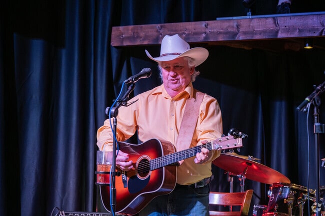 Village of Glenbrook residents enjoy live music at many venues near their neighborhood.