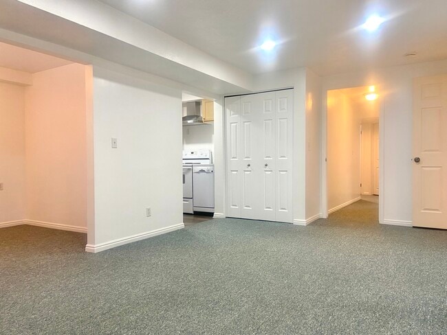 5341 S Trunk Bay Cir, Salt Lake City, UT 84107 - photo 6