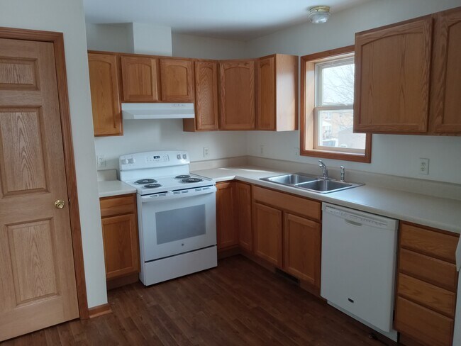 Large kitchen new range