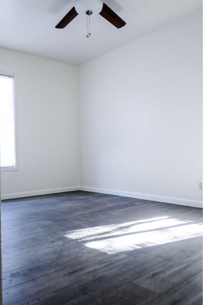 1832 Scott Rd unit 1832, Burbank, CA 91504 - photo 4