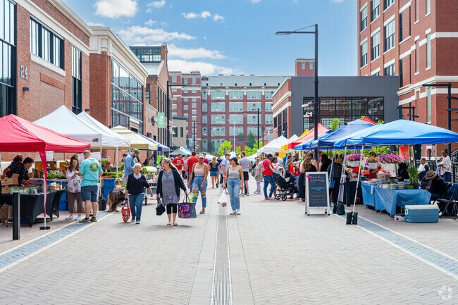 The Union Street Farmers Market is just up the road from Williams-Woodland Park.