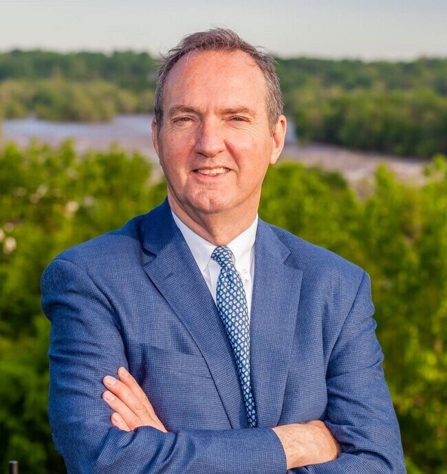 Larry Mills