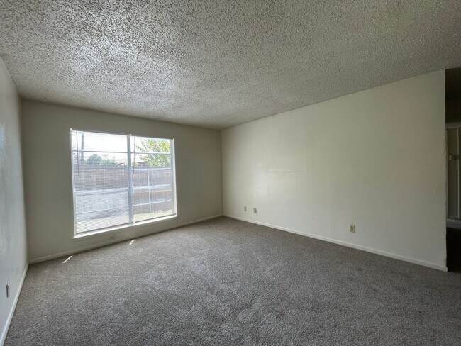 4306 Lake Rd unit 2, Killeen, TX 76543 - photo 2