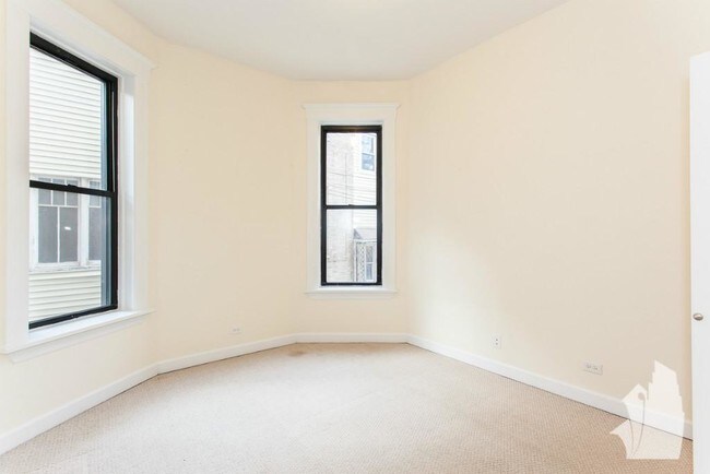 2134 W Concord Place unit 1R, Chicago, IL 60647 - photo 5