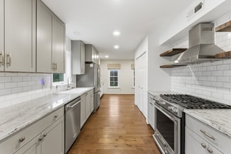 210 73rd St, Virginia Beach, VA 23451