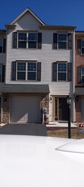 78 Katelyn Dr, New Oxford, PA 17350 - photo 1