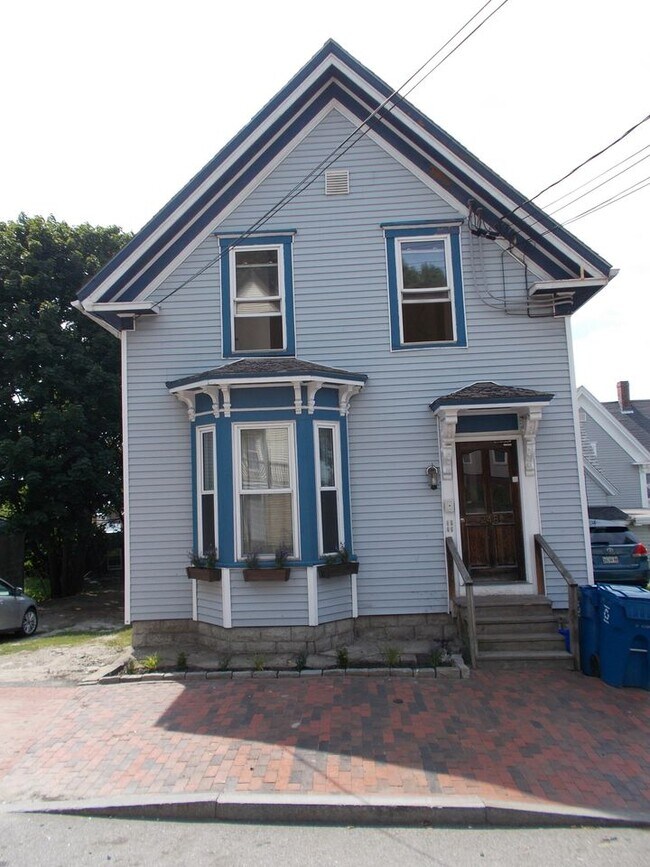 248 Valley St Unit 1, Portland, ME 04102