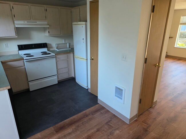 4792 Lancaster Dr NE unit 115, Salem, OR 97305 - photo 4