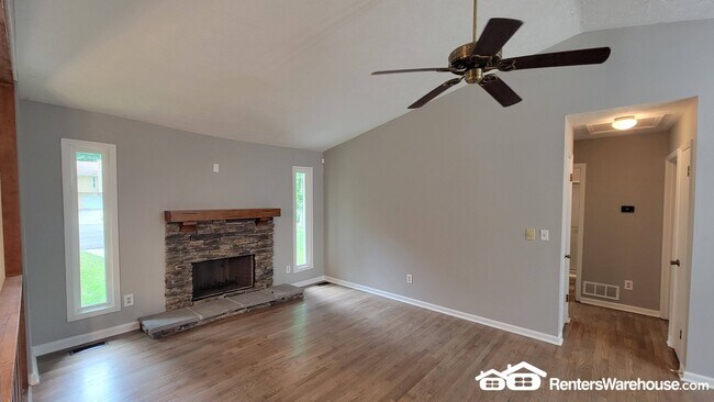 3039 Jonathan Ct SW, Snellville, GA 30039 - photo 4