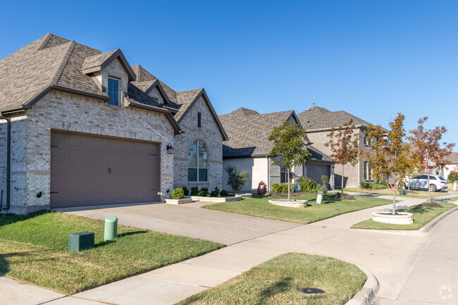 Newly built homes are appearing all throughout Melissa.