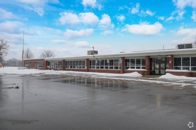 Strong linear elements make the Paul B. D Temple Elementary School easy to navigate.