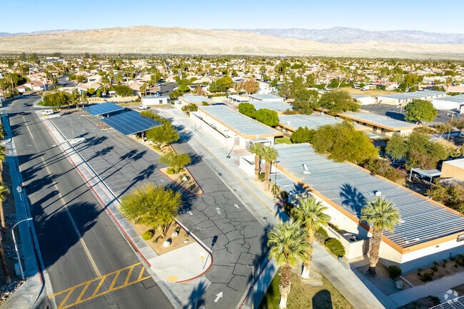 The courses at Sunny Sands Elementary School encourages critical thinking and creativity.