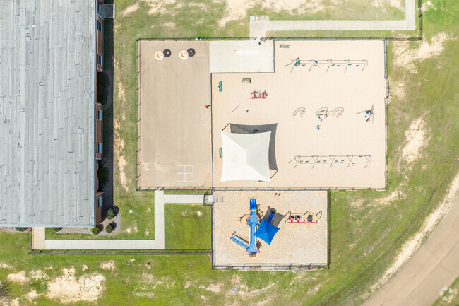 Highland Bluff Elementary School serves students in grades  k through 5.