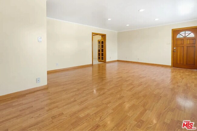 430 E 184th St, Carson, CA 90746 - photo 6