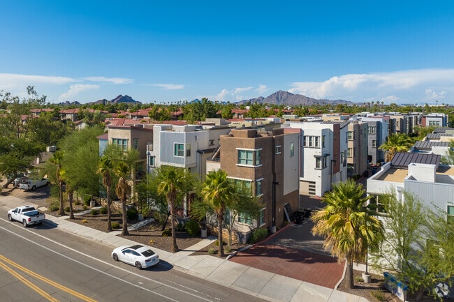 Single family condominiums are also a residential option in the North Tempe neighborhood.