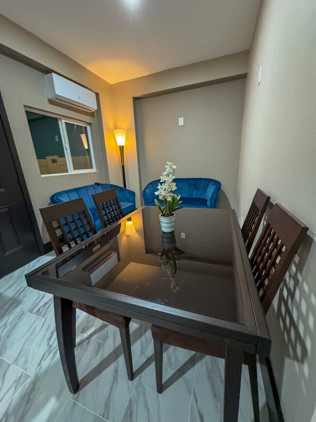 Beautiful 1 bedroom apartment with small kitchen & bathroom. Quiet street. Secured property.