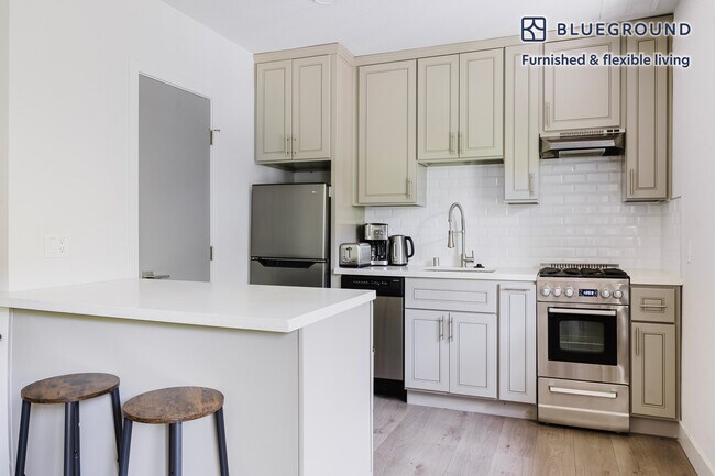 4136 Grand View Blvd unit FL0-ID1326, Los Angeles, CA 90066 - photo 5