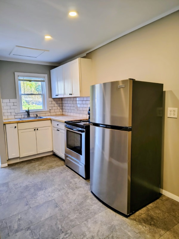 24 High St Unit b, Sabattus, ME 04280