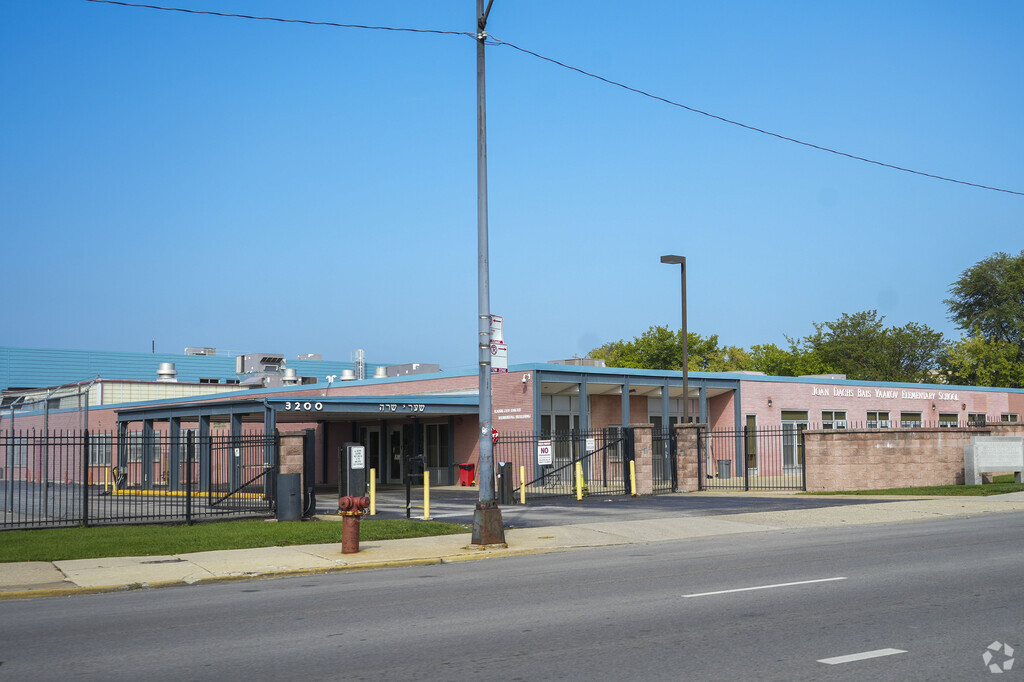 Bais Yaakov Hebrew Parochial provides education in the neighborhood of 
North Park