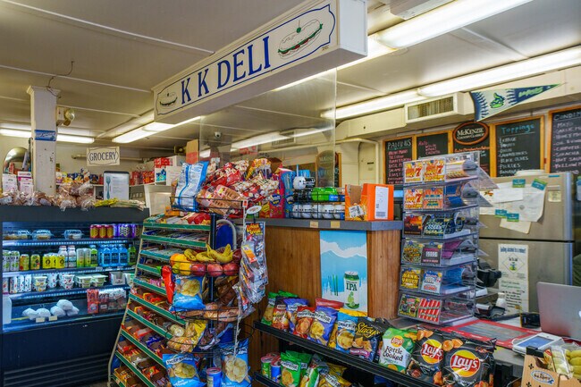 Stop by the Kampus Kitchen Deli for a sandwich and snack to bring home in Centennial.