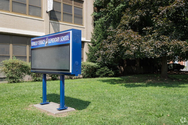 Berkeley Terrace Elementary School has a student-teacher ratio of 11 to 1.