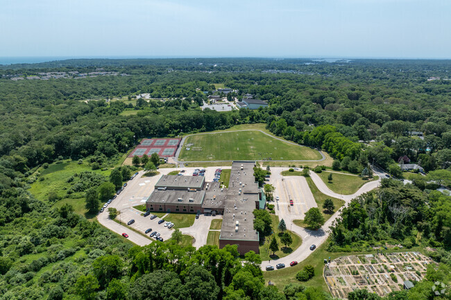 Left side of Broad Rock Middle School.