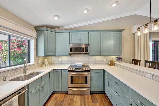 7850 NW 53rd Ct, Lauderhill, FL 33351 - photo 4