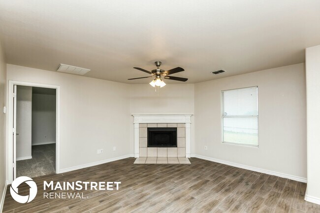 12701 Carpenter Ln, Rhome, TX 76078 - photo 5