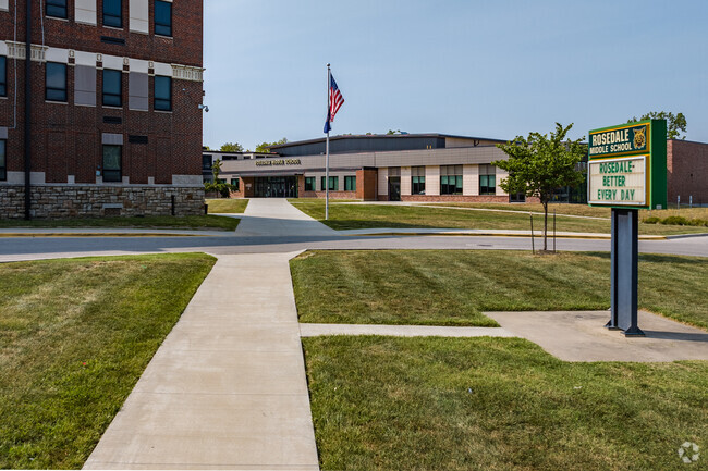 Welcome to Rosedale Middle School, located in Kansas City, KS.