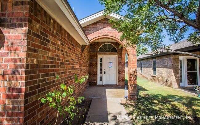 9910 Weatherford Ave, Lubbock, TX 79423 - photo 3