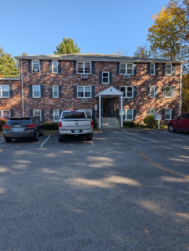 33 Garden Rd Unit B4, Plaistow, NH 03865