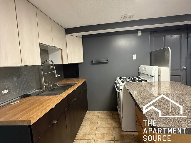 3318 W Pierce Ave unit G, Chicago, IL 60651 - photo 3