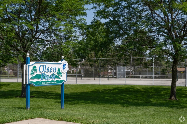 Olsen Park sign and tennis courts in Mount Clemens.